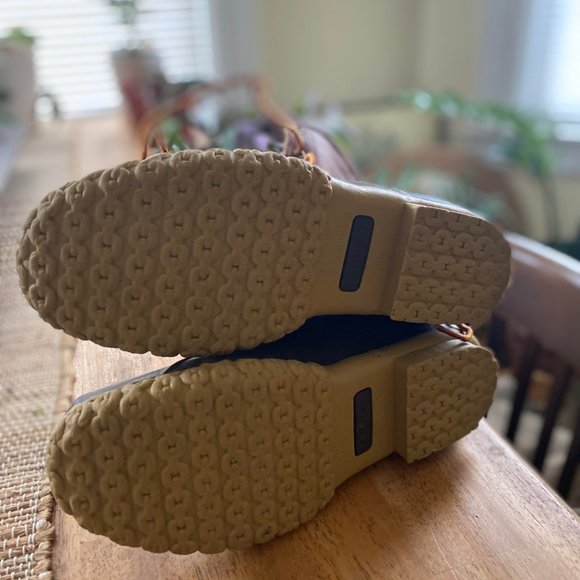 Women's LL Bean Shearling Boots - Picture 4 of 5